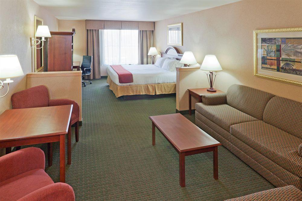 Holiday Inn Express Hotel & Suites Gillette By Ihg Pokoj fotografie